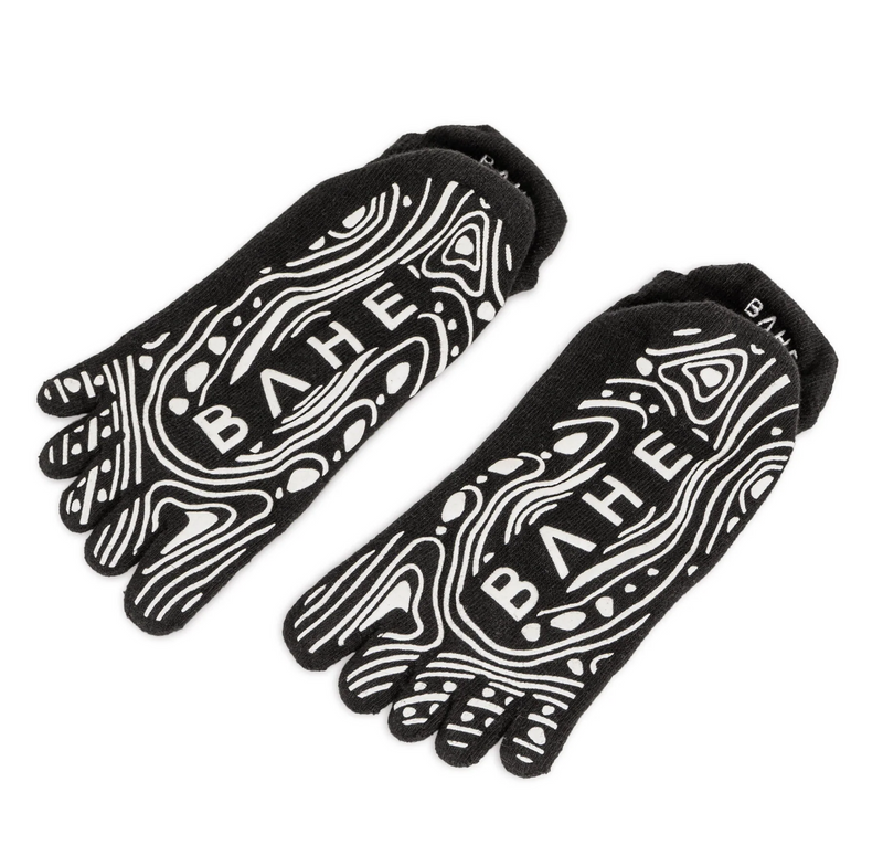 BAHE GROUNDED GRIPPY CLOSE TOE SOCKS